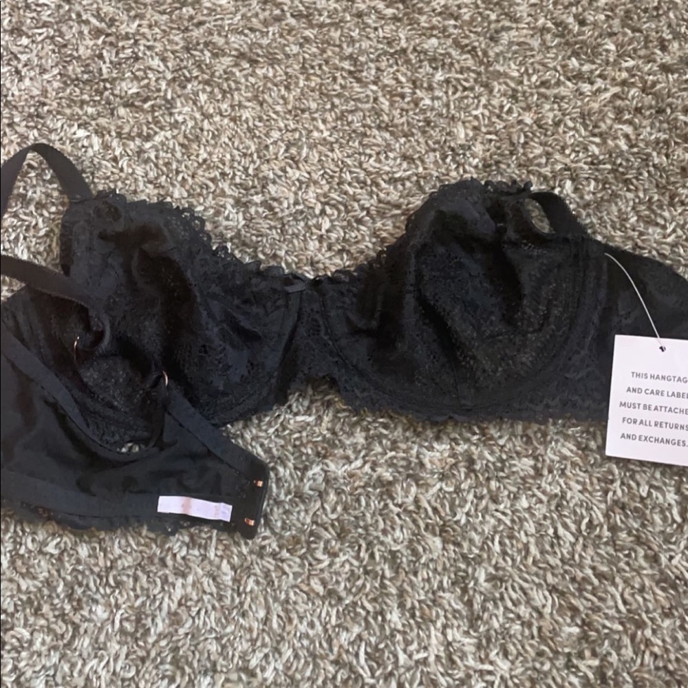 Savage x Fenty Black Bra!